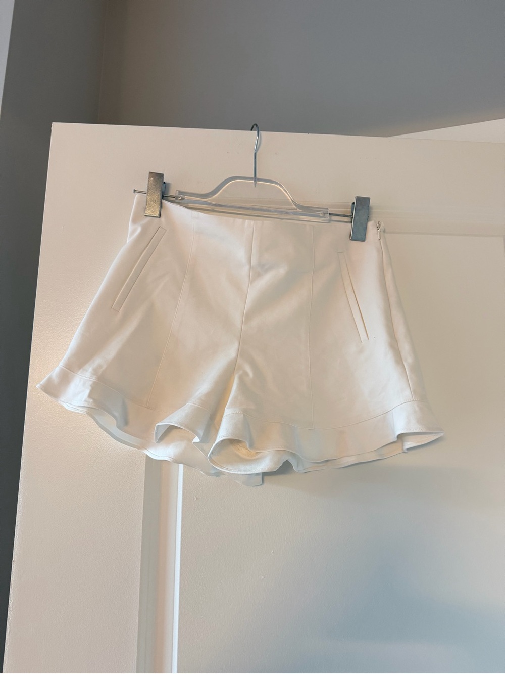 Women’s White Flounce Hem Shorts